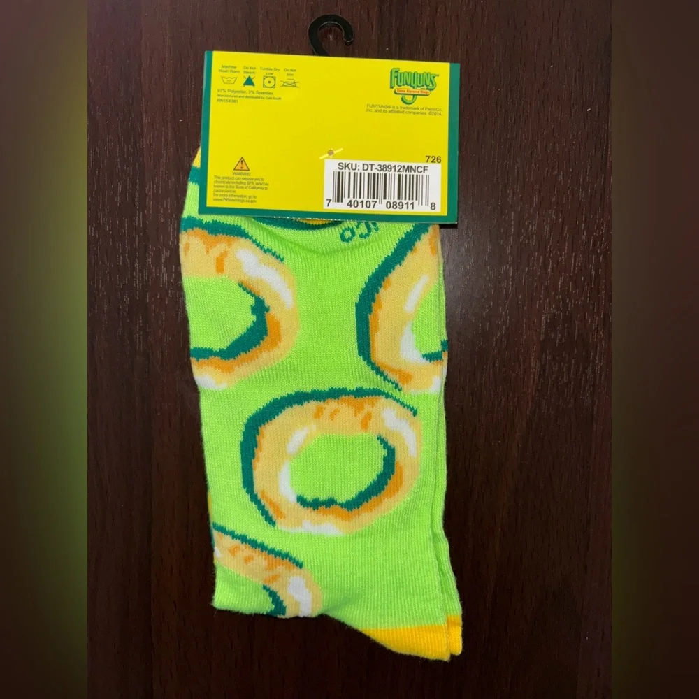FUNYUNS NOVELTY CREW SOCKS NWT MEN’S SHOE SIZE 6-12